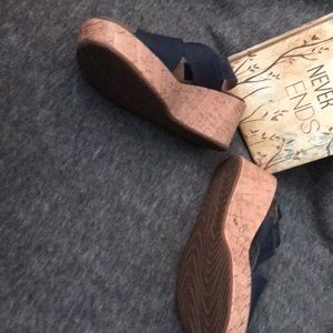 Platform/Wedge sandal.